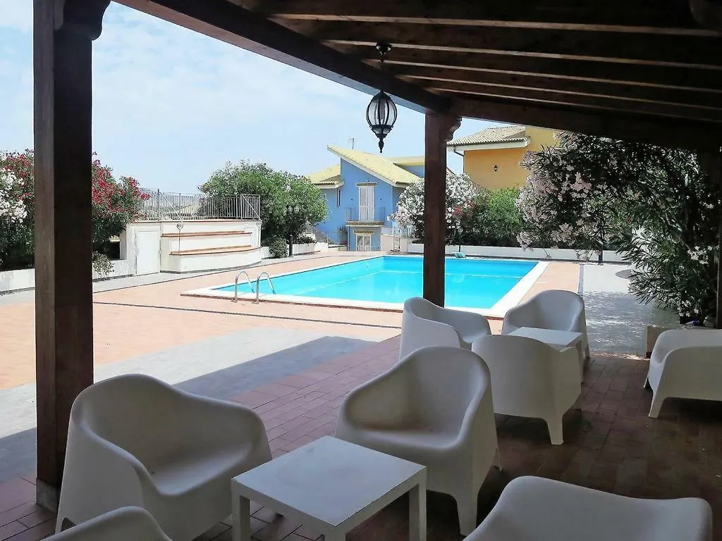 Apartment Villa Mare Vista: Seaside Retreat with Pool Realmonte