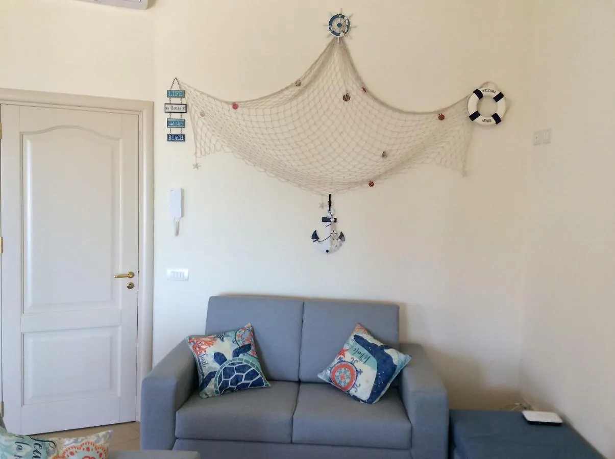 Apartment Villa Mare Vista: Seaside Retreat with Pool Realmonte